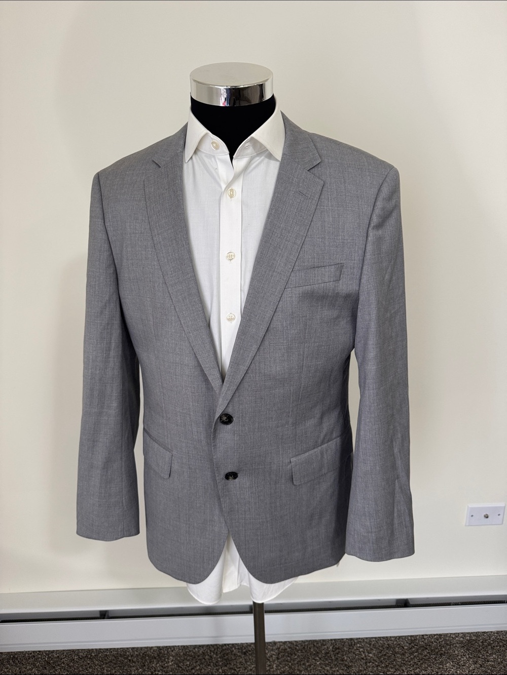 Hugo Boss mens 42R gray solid 100% wool Italian fabric suit jacket EUC